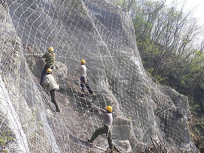 建邺区主动防护网实现坡面加固或限制落石运动范围