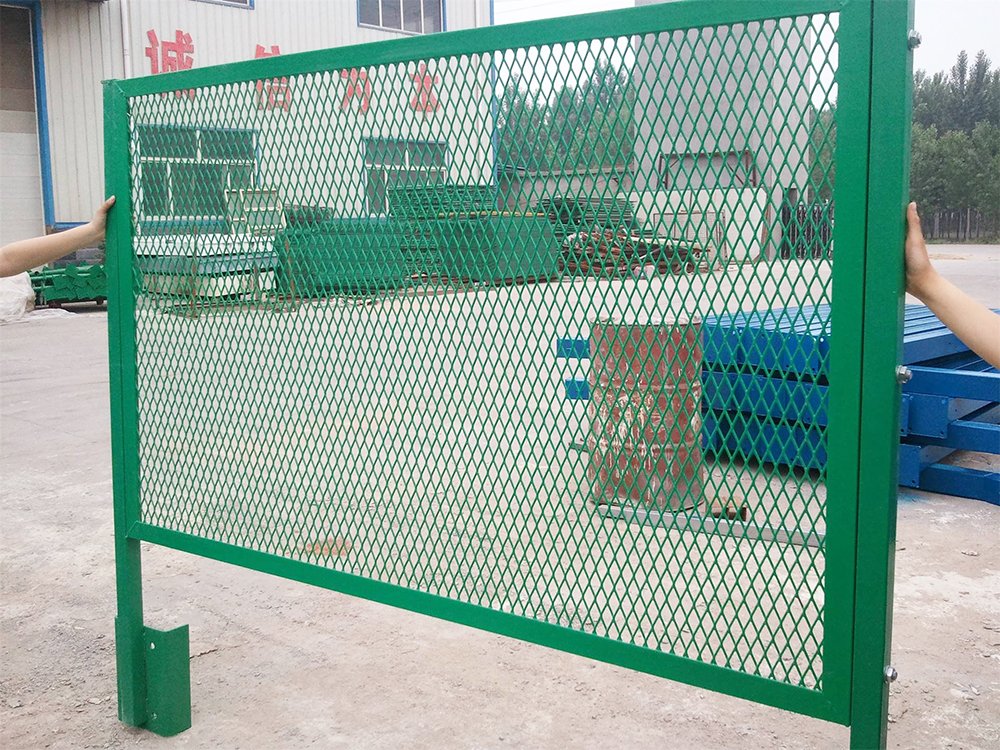 泰州钢板网护栏