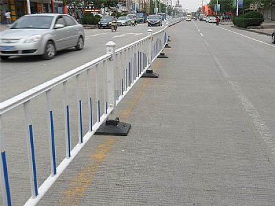 和田市道路护栏