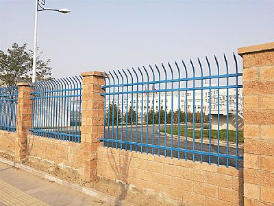 茄子河学校围墙护栏