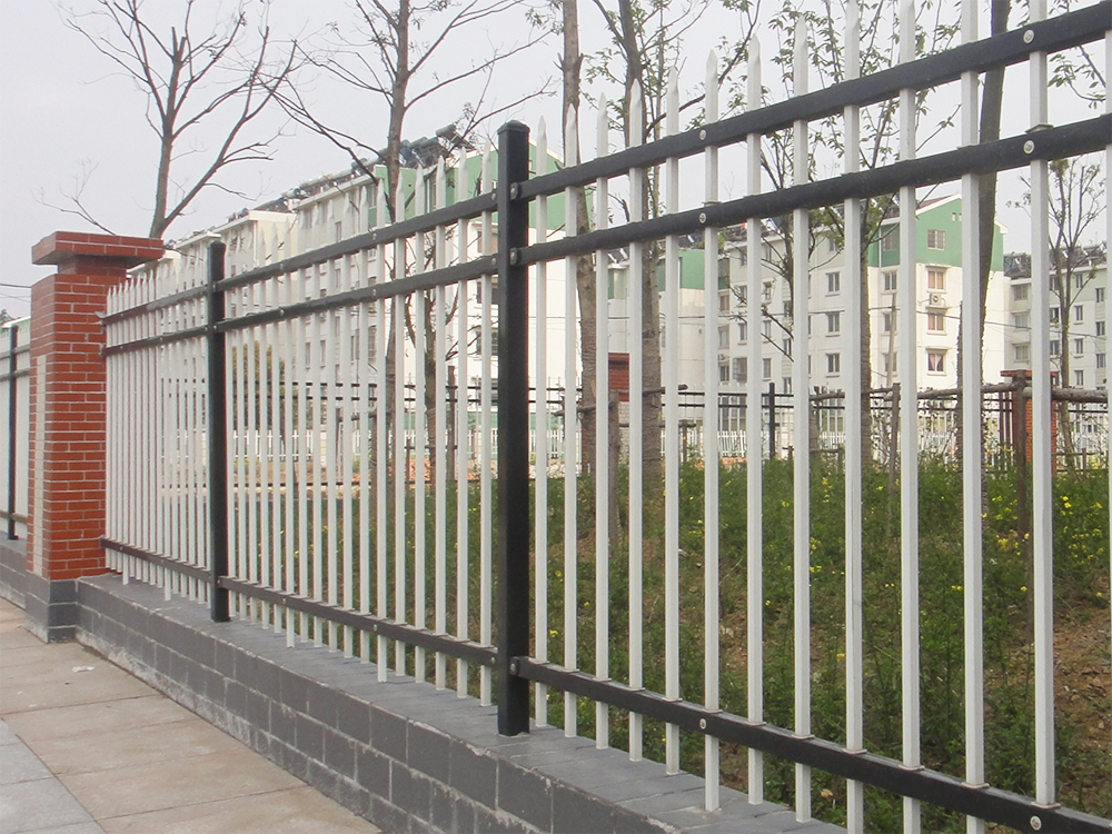 新兴区厂区围墙护栏